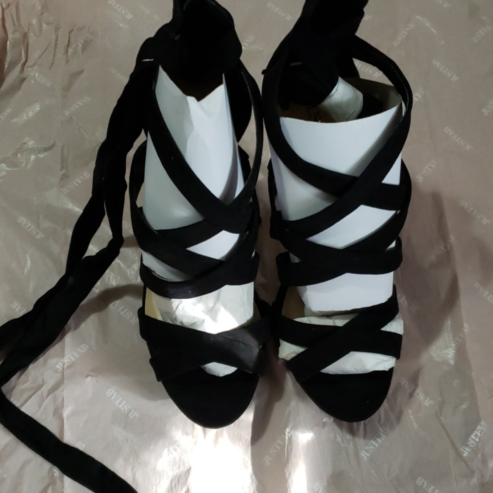 Shoes - Picture 2 of 3